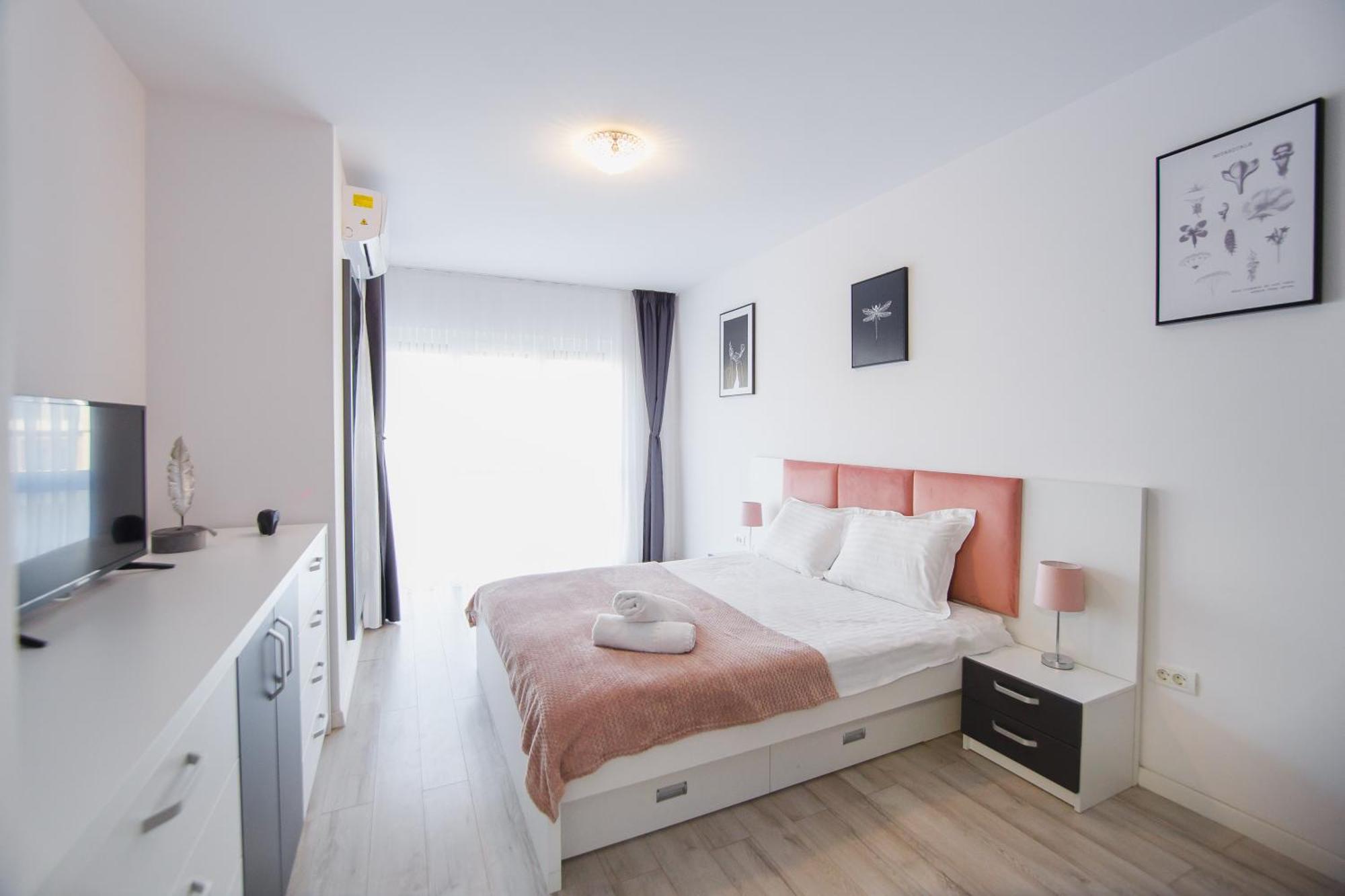 Pinky Black Escape Oradea Ngoại thất bức ảnh